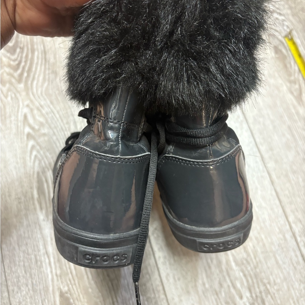 CROCS Black Fur-Lined Winter Boots - Picture 5 of 9